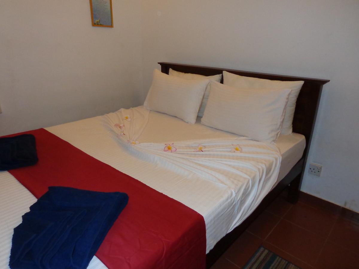 Explore Hostels Negombo Kochchikade Eksteriør billede