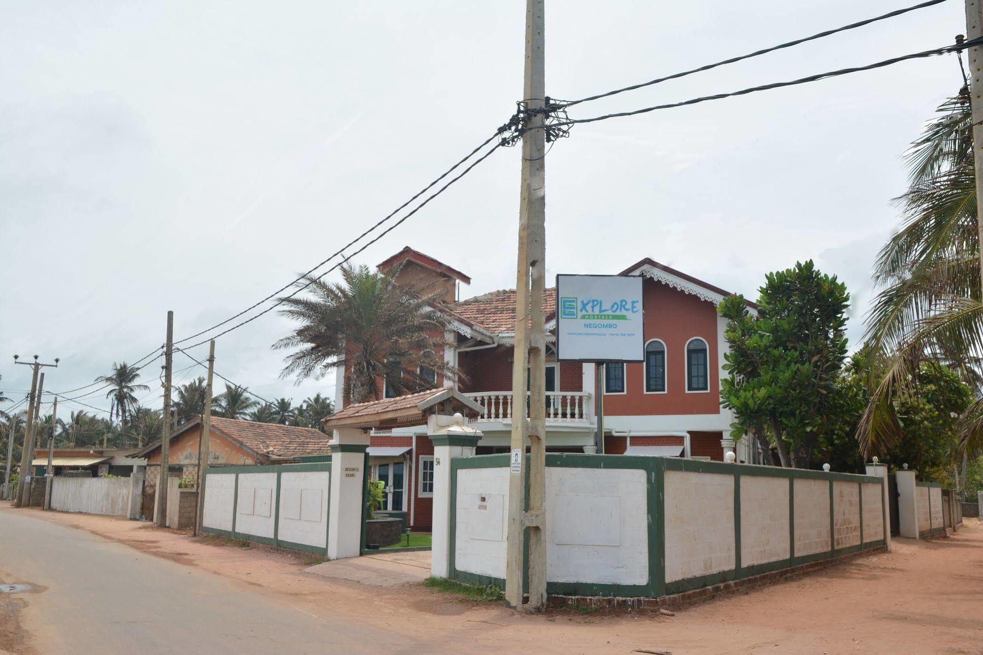 Explore Hostels Negombo Kochchikade Eksteriør billede