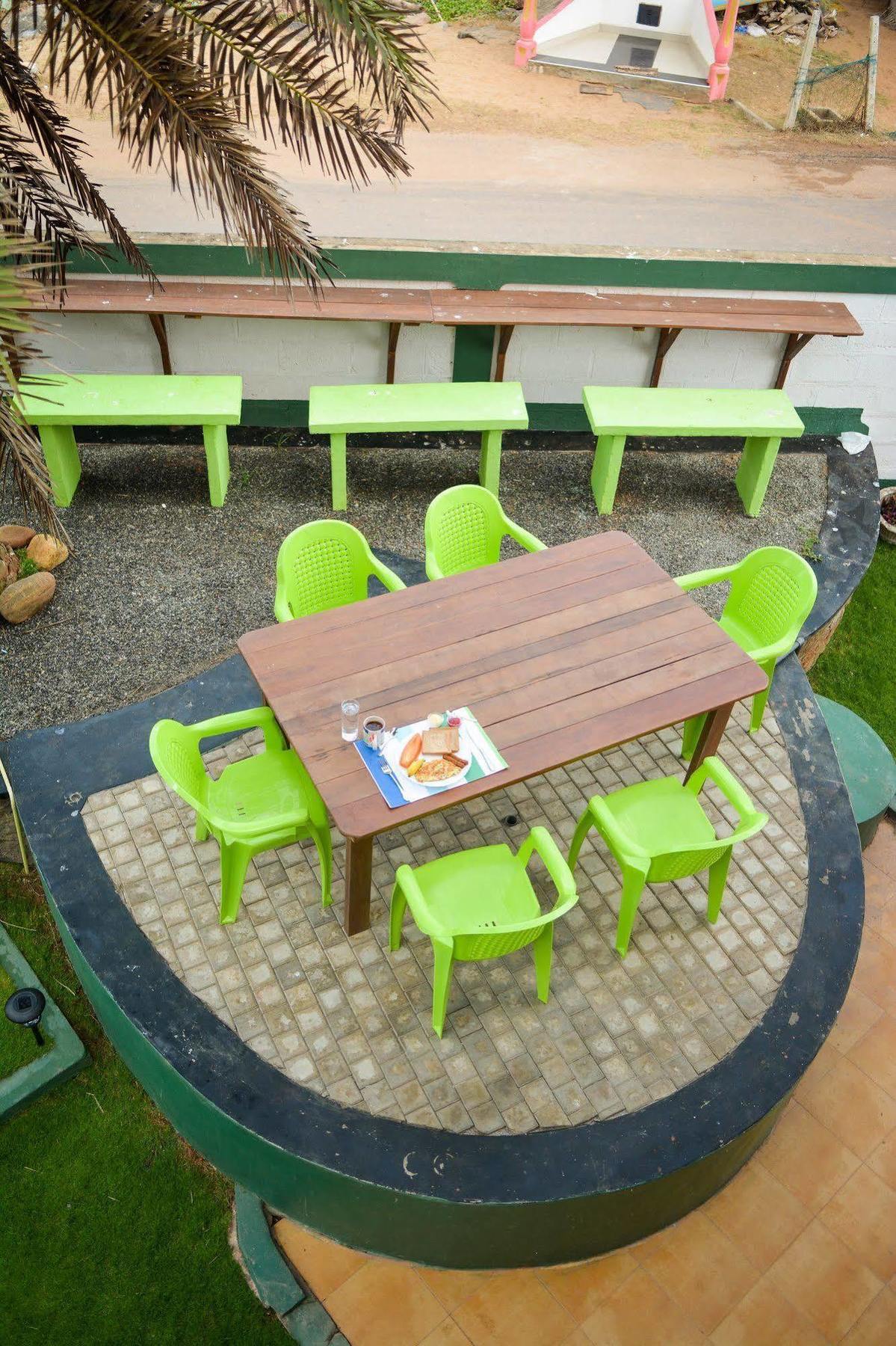Explore Hostels Negombo Kochchikade Eksteriør billede