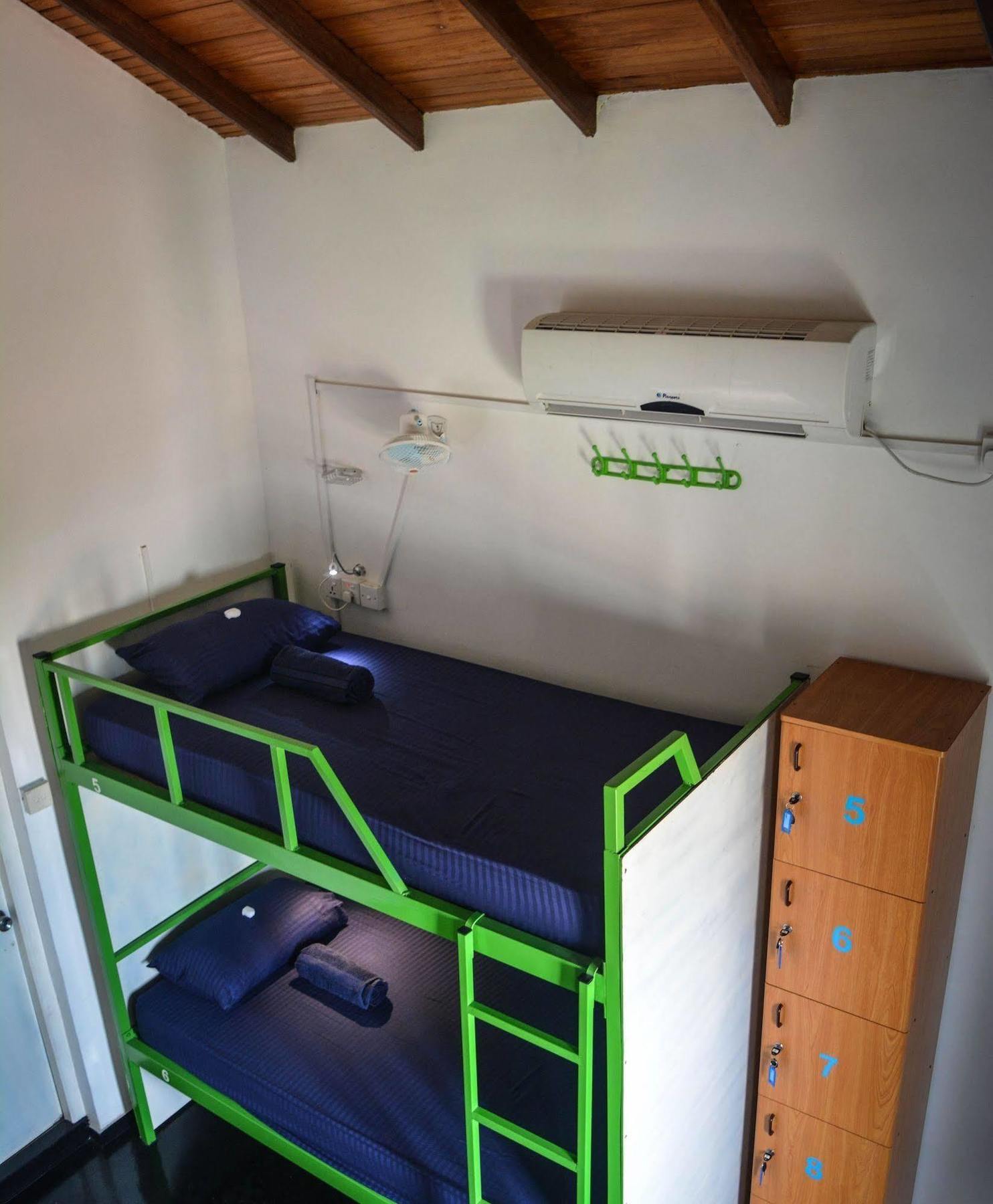 Explore Hostels Negombo Kochchikade Eksteriør billede
