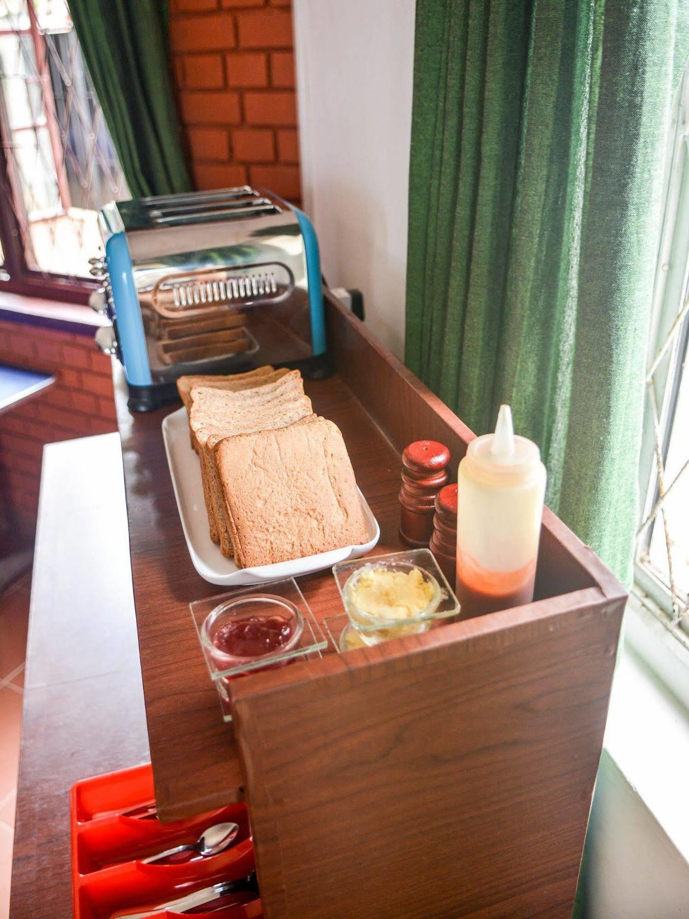 Explore Hostels Negombo Kochchikade Eksteriør billede