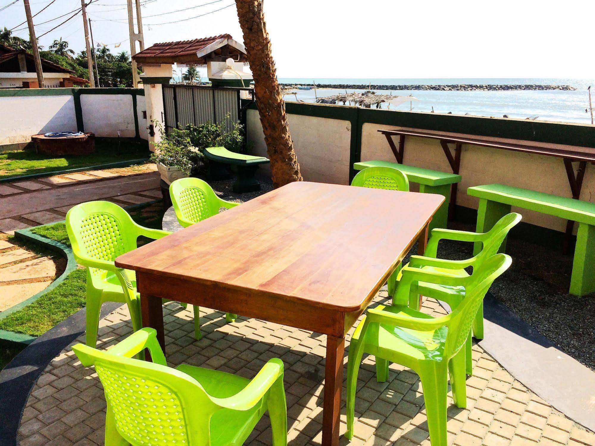 Explore Hostels Negombo Kochchikade Eksteriør billede
