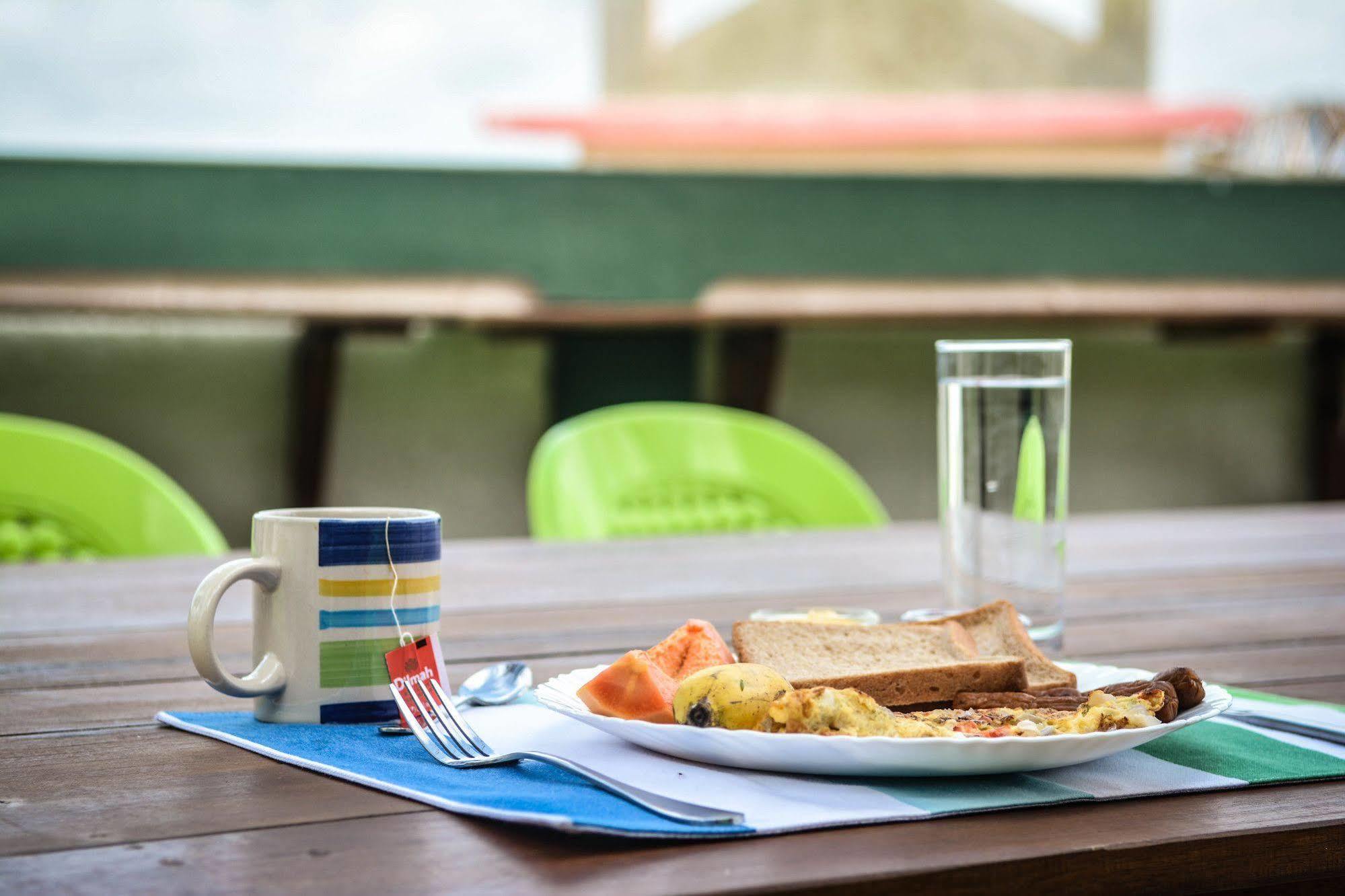 Explore Hostels Negombo Kochchikade Eksteriør billede